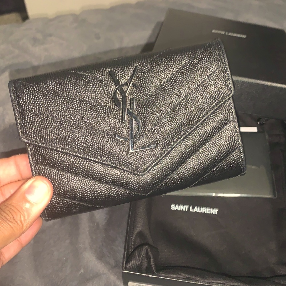 YSL Womens Wallet in black brand new with box and duster